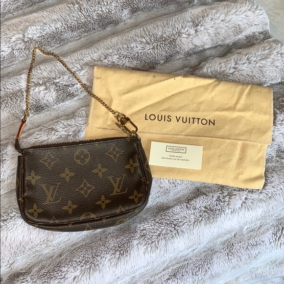 Louis Vuitton Handbags - Louis Vuitton mini pochette accessoires monogram